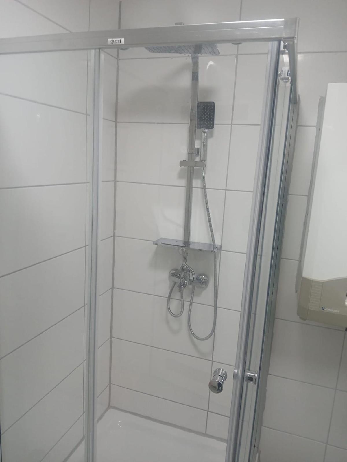 Wohnung Mit Neuem Bad Und Kueche Gelsenkirchen Exterior photo